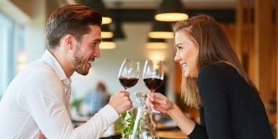 Kdo platí na rande Pravidla etikety na první schůzce